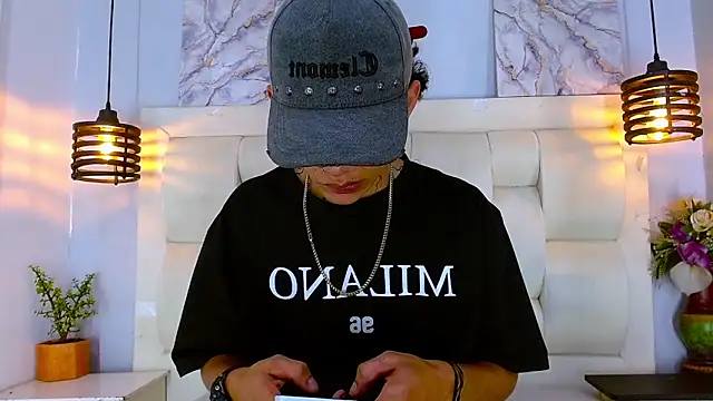 daniel garzon online show from April 14, 9:03 pm