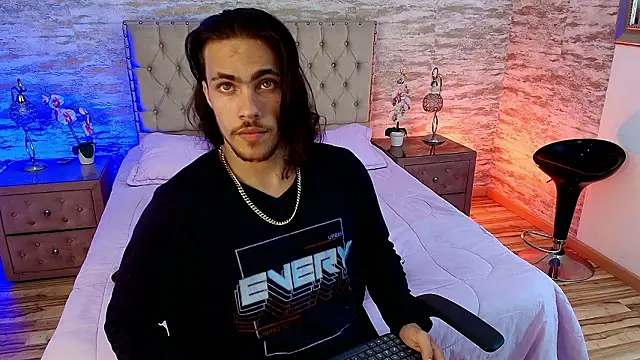 PatrickS25 online show from February 13, 5:02 am