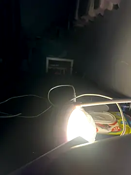 thongtrieu0183 online show from December 18, 4:25 pm