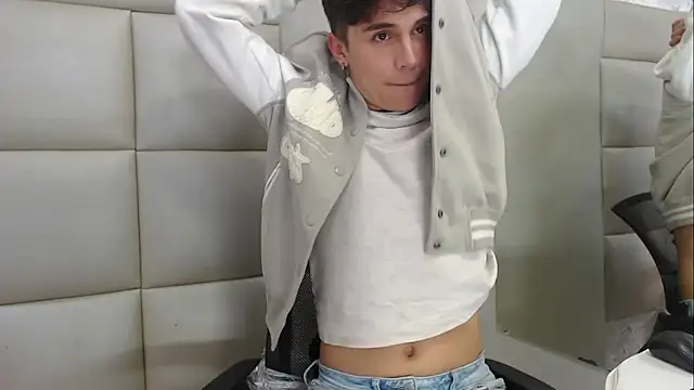 JuanGomm online show from December 15, 3:58 am