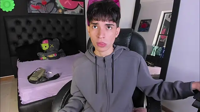 CONNOR STONNE  online show from January 7, 8:36 pm