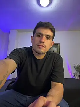 williamsmiiths16 online show from December 19, 3:03 am