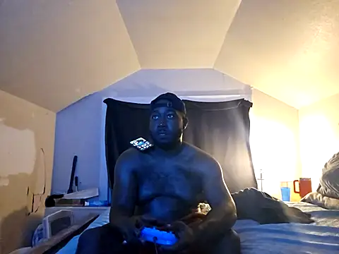 iLOVETRAY96 online show from April 20, 7:11 am