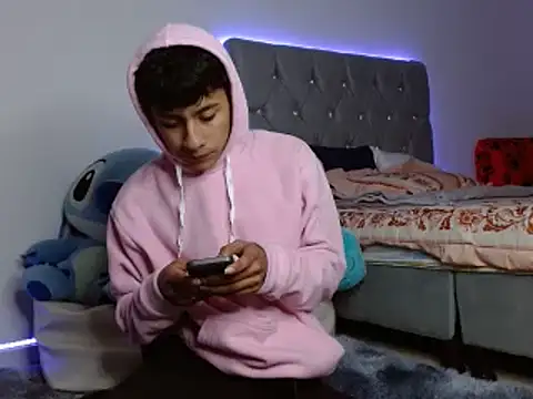 Sebas Ross04 online show from December 14, 6:42 am