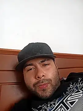 HotThreesoome online show from January 12, 6:23 pm