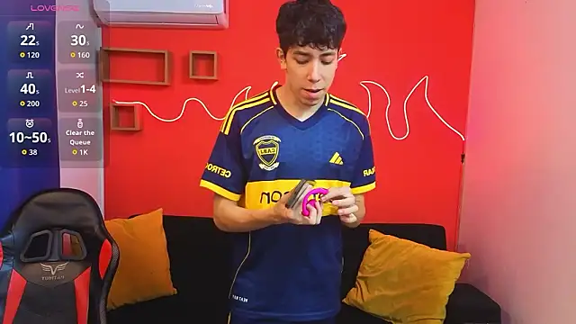 Neo Twink online show from February 6, 7:11 pm