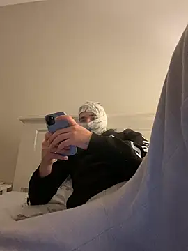 phantom898983 online show from March 17, 7:55 am