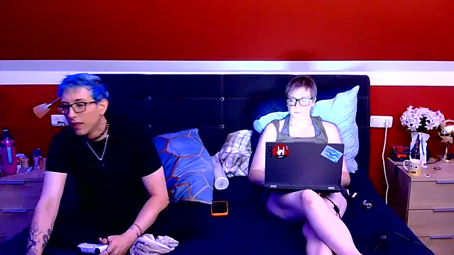 AskAveryAnything online show from July 30, 2:22 am
