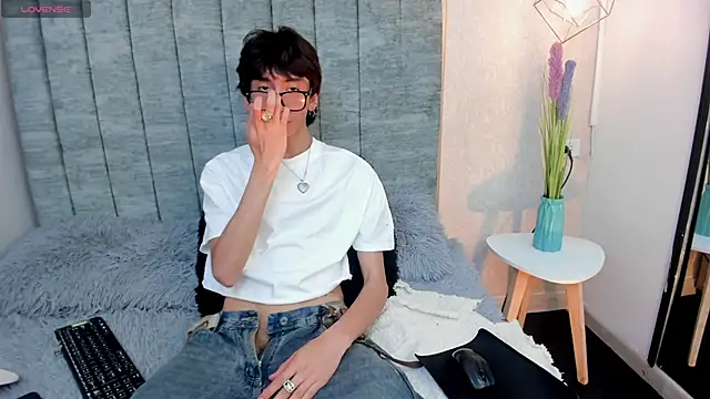 Cody Bloom online show from April 16, 4:45 am