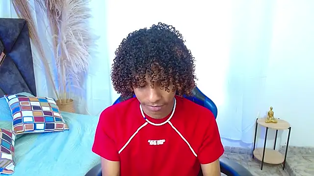 angelll18  online show from December 22, 8:17 pm