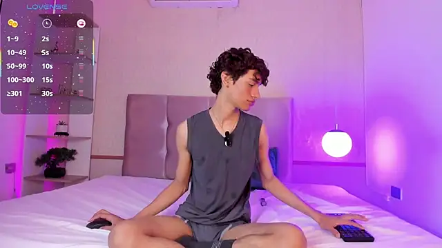 Will Turneer online show from December 18, 10:50 pm