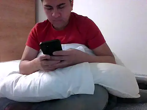 sweetpinoy2027 online show from February 11, 3:28 pm