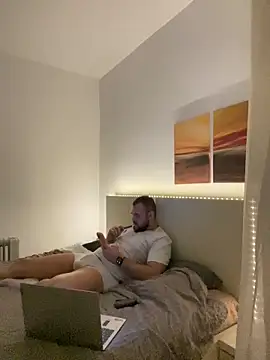 LunaFoxTip online show from March 2, 5:20 pm