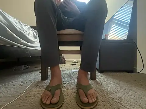 Kingbertfeet online show from February 9, 9:41 pm