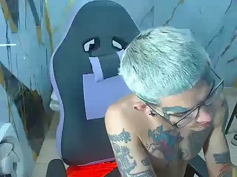 Boy tatto77 online show from January 14, 5:50 pm