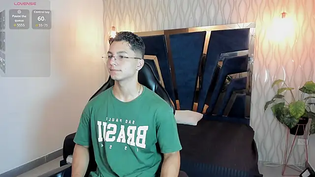 Noah Clarkk online show from March 31, 5:14 pm