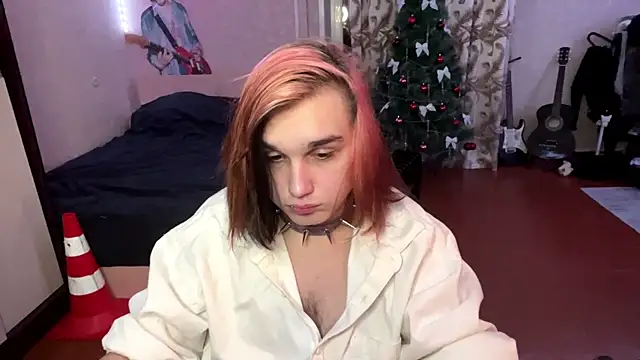 emo sweet online show from December 21, 10:40 pm