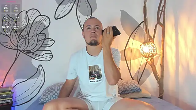 maaxtaylor  online show from February 18, 11:30 am