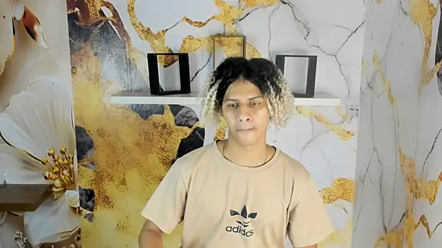 Victor LatinBoy online show from February 8, 3:45 am