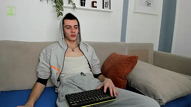 Iann Martinez online show from January 14, 6:40 am