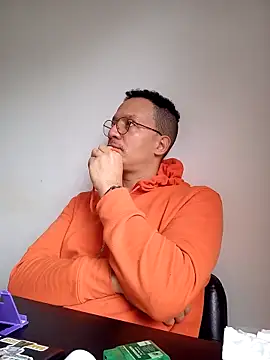 Henrytsuzuki online show from February 1, 3:22 pm