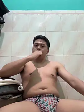 uyyumm online show from January 7, 12:32 pm