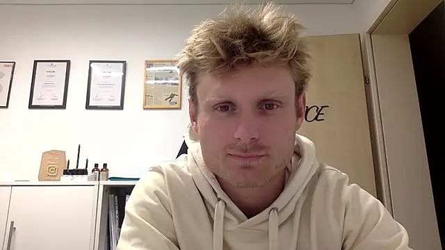 Fitlover1994 online show from January 5, 6:22 pm