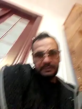 julian-112 online show from February 1, 2:16 pm