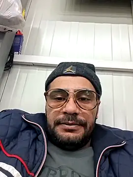 julian-112 online show from February 27, 9:43 am
