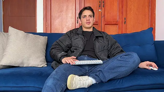 Enzho liam online show from February 9, 3:38 pm