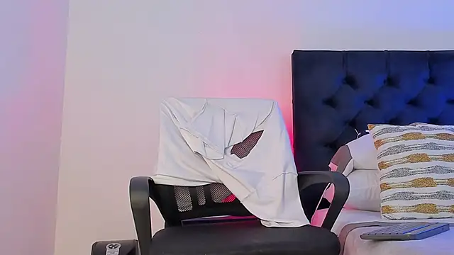 Marcus Moreno online show from February 21, 8:54 pm