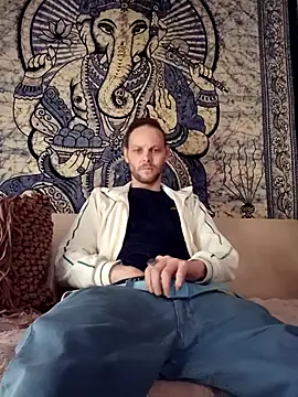 Maggo88 online show from February 18, 7:00 pm