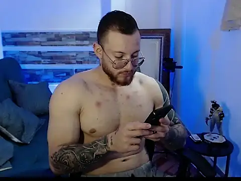 Justin-mackenlly online show from March 8, 8:24 pm