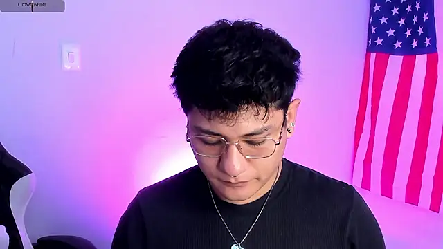 Theo Rowan online show from February 17, 8:08 pm