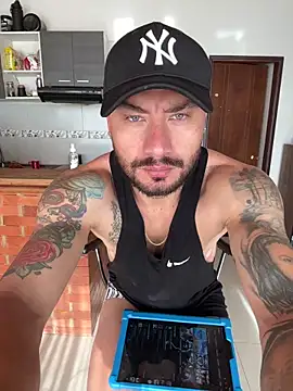 FrancoRossi  online show from February 5, 1:18 pm