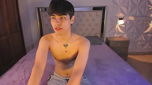 IamJuanJoc online show from March 19, 3:43 am