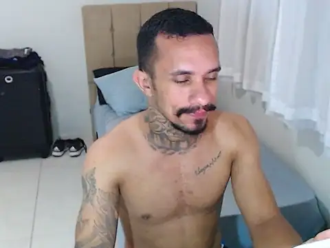 lipegonzalezz online show from February 4, 11:00 pm