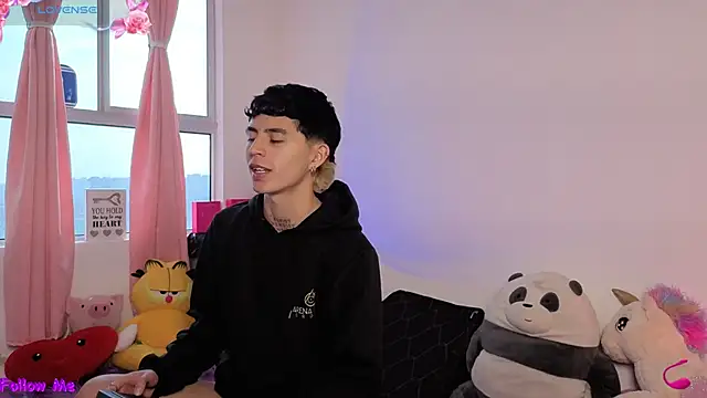 Maiky Cooper01 online show from March 24, 1:27 pm