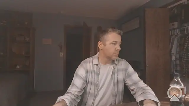 chrisw8140 online show from April 11, 4:30 am