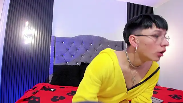 Alexander Collinss online show from February 3, 2:53 am