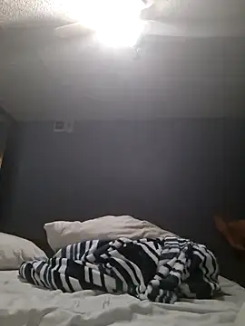 Hrnymanedawg13 online show from February 9, 9:58 am