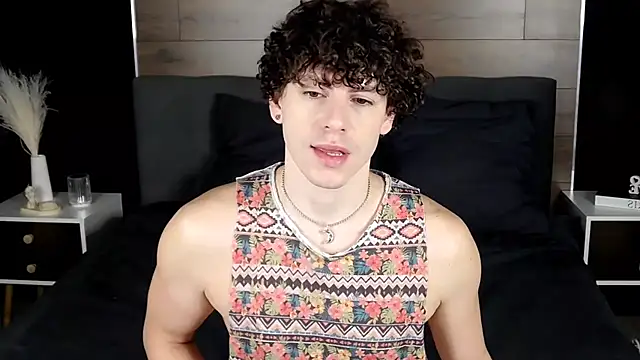 TylerGibson online show from February 9, 4:17 am