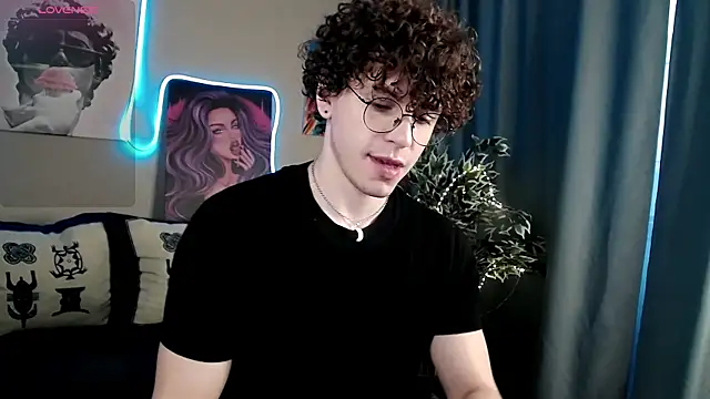 TylerGibson online show from April 10, 4:30 am