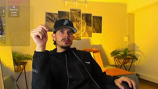 Nils saintt online show from February 12, 3:23 am