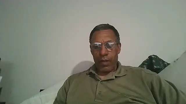 swimmer2496 online show from April 20, 12:57 am