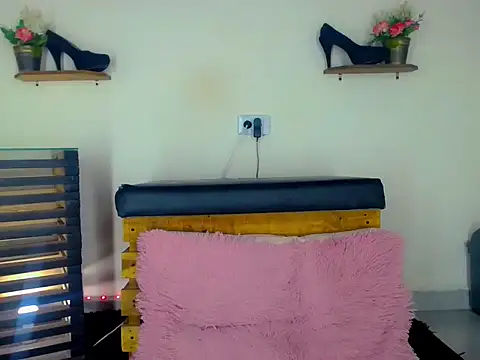 Tatoo Noah online show from March 18, 1:36 pm