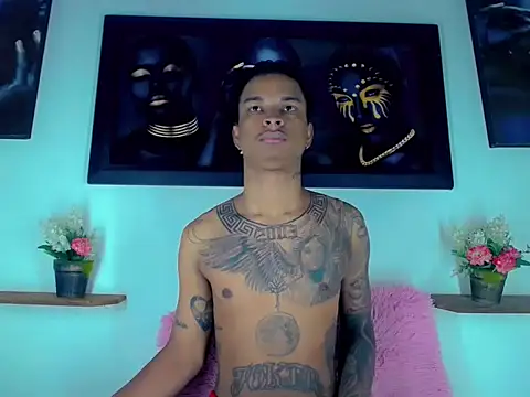 Tatoo Noah online show from February 3, 1:38 pm