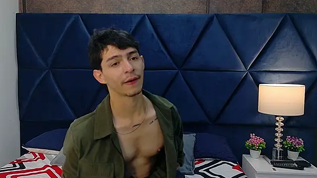 Logan Woods online show from February 16, 8:07 pm