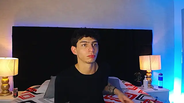 Logan Woods online show from February 18, 1:26 am