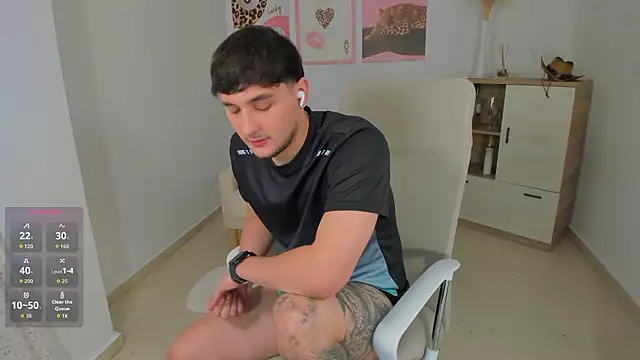 Massimo Fiore online show from February 25, 4:46 am